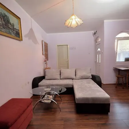 Intermezzo Caffe 住宿加早餐酒店 Kikinda