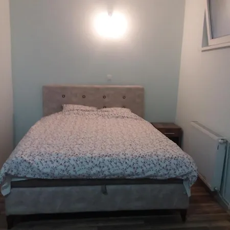 Intermezzo Caffe 住宿加早餐酒店 Kikinda